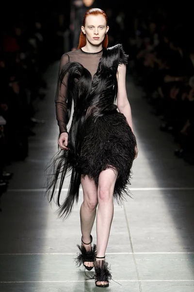Look 8